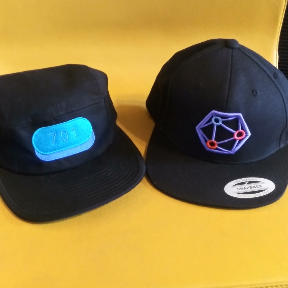 The classic Snapback + 701 hat